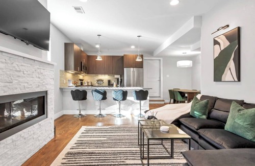 Congress Park Casa | Townhome with Movie and Game Room! Near Cherry Creek Sleeps 10