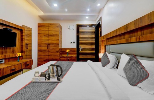 Kalyanpur Hotel | Townhouse 1134 Hsdv