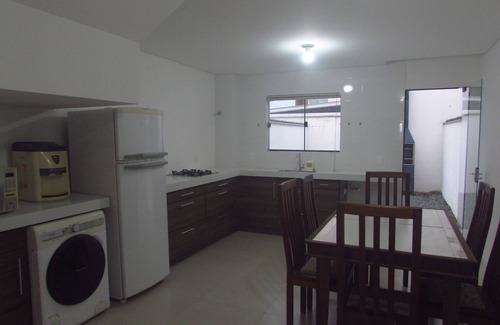 Itacolomi Casa | Townhouse | 450m beach| 2 suites and air| 2 vacancies | Barbecue| wifi| Beto Carrero