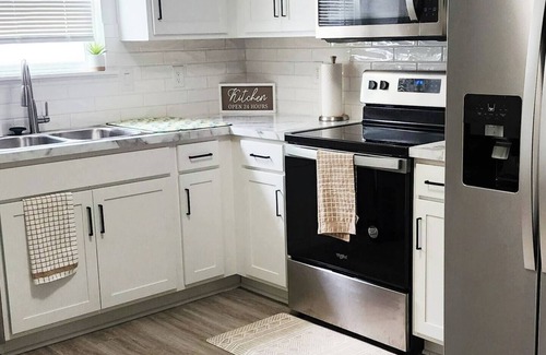 Jeffersonville Casa | Townhouse mins to UofL & KY Exposition Center