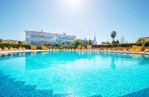 Portimao Casa | Townhouse Moreton by Algarve Vacation