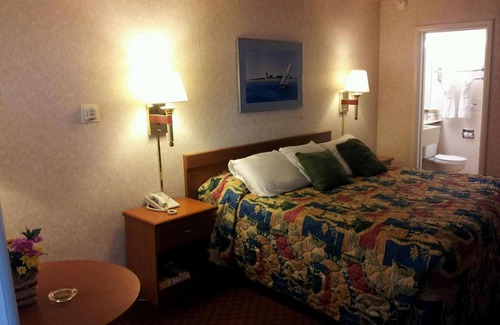 Marina District Hotel | Townhouse Motel