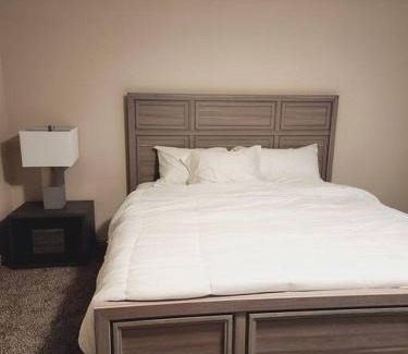 Grand Prairie Casa | Townhouse near AT&T stadium, Six Flags & Epic Waterpark