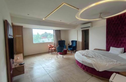 Bhiwandi Hotel | Townhouse Oak New Nashik Highway Kalyan Bhiwandi