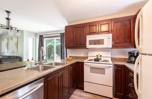 Mont-Tremblant Casa | Townhouse on the Golf w/ Pool Access -Aiglon 1717