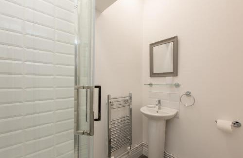 Crewe Casa | Townhouse PLUS @ 130 West Street Crewe