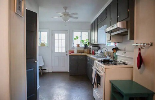 Richmond Casa | Townhouse Steps from Byrd Park, The Fan
