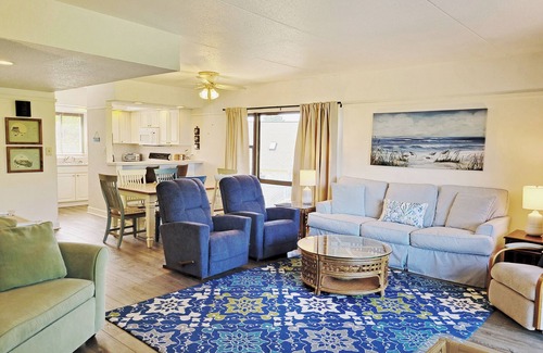 North Litchfield Beach Condominio | Townhouse Style Condo, Beach Access Across Road, Pool, Grilling Area, Elevator