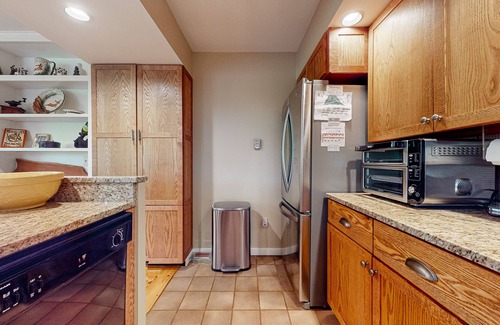 Stratton Mountain Casa | Townhouse with game room, fireplace, pool, tennis, BBQ area, gym, deck, & grill