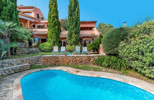 Pollensa Casa | Townhouse with pool and mountain views, just 5 min