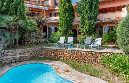 Pollensa Casa | Townhouse with pool and mountain views, just 5 min