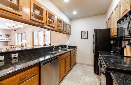 Beaver Creek Condominio | Townsend Place Condo with Ski-In Ski-Out Access by RedAwning
