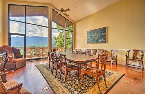 Townsend Casa | Townsend Retreat with Deck and Private Hot Tub!