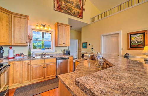 Townsend Casa | Townsend Retreat with Deck and Private Hot Tub!