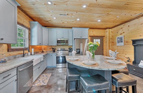 Walland Cabina | Townsend - River's Cabin - 2 bedroom - Sleeps 8