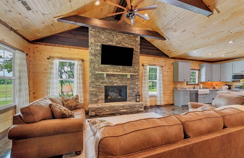 Walland Cabina | Townsend - River's Cabin - 2 bedroom - Sleeps 8