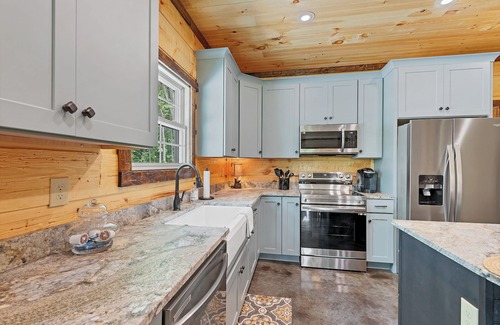 Walland Cabina | Townsend - River's Cabin - 2 bedroom - Sleeps 8