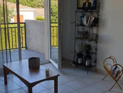Bourg-Saint-Andeol Apartamento | Très bel appartement dans résidence calme