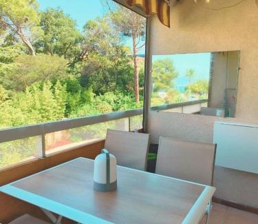 Ampuis Apartamento | Très bel Appartement Le Santa Lucia à SAINT-RAPAËL - Confort, Climatisation et Vue mer !