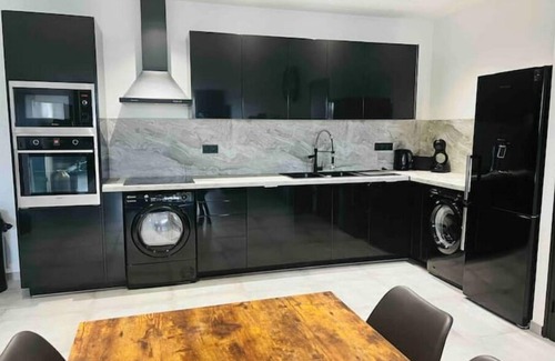 Livry-Gargan Apartamento | Très Grand Appartement /Sauna /Charles de Gaulle