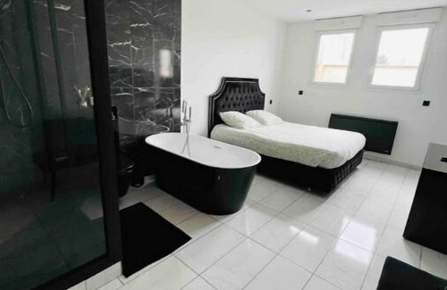 Livry-Gargan Apartamento | Très Grand Appartement /Sauna /Charles de Gaulle
