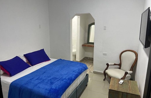 Torices Cama Y Desayuno | TR-A2D HABITACION DE HOSTAL CON WIFI