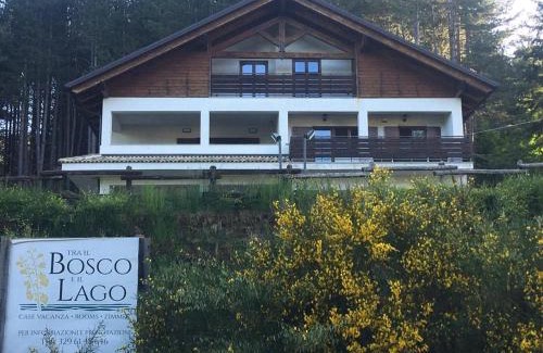 Lorica Casa | Tra il bosco e il lago