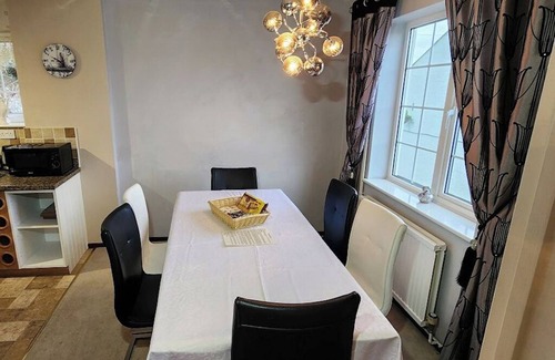 Irstead Casa | Tracara in Horning, riverside location sleeps 8. Family & Pet friendly.