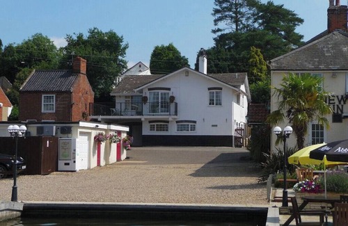 Irstead Casa | Tracara in Horning, riverside location sleeps 8. Family & Pet friendly.