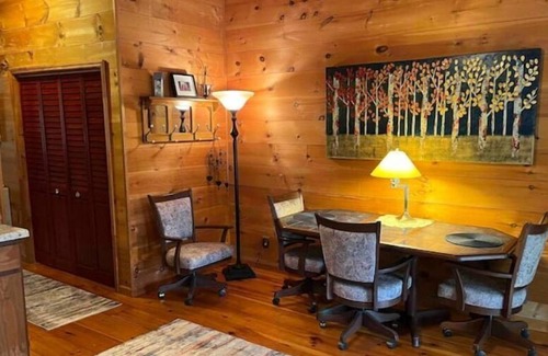 Kedron Casa | Trace Hollow Bunkhouse - peaceful and rustic country getaway near Nashville!