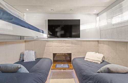 Port Hercule Alquiler De Eote | Trackside superyacht VIP Cabin - TIAMAT