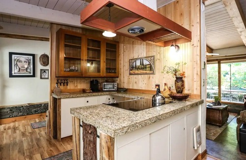 Springfield Casa | TrackTown 3BR 3 Miles to Hayward Field & Autzen Stadium
