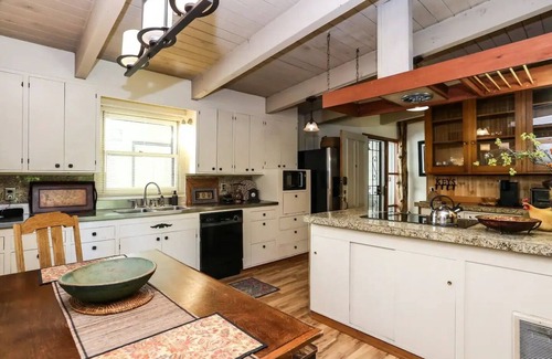 Springfield Casa | TrackTown 3BR 3 Miles to Hayward Field & Autzen Stadium