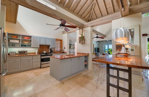 Lawson Rock Casa | Trade Winds - luxurious Roatan Villa near West Bay - NEW LARGE POOL