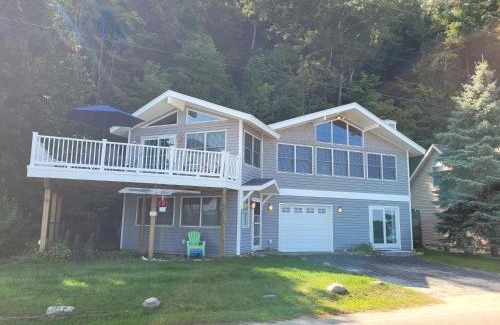 Frankfort Casa | Trader Scott's - Lakefront And Gorgeous!