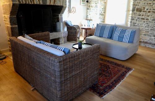 St-Georges-de-la-Riviere Casa | Traditional Normandy farmhouse only 3 km from the beach