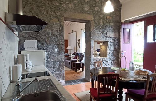 Algarvia Cabaña | TRADICAMPO-CASA DA FONTE-RURAL HOUSE WITH LARGE GARDEN AND ASTONISHING VIEWS.