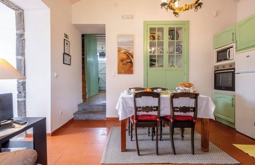 Nordestinho Cabaña | HERMOSA CASA RURAL CON UN BONITO JARDÍN, PISCINA Y INCREÍBLES VISTAS ASOMBROSAS