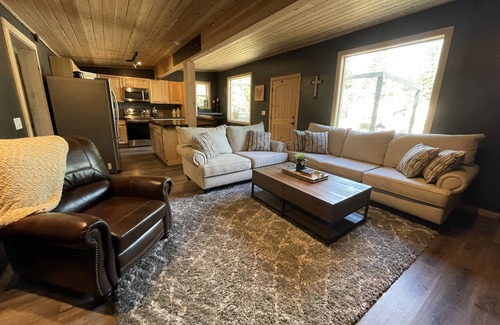 Nordman Cabina | Trading Post at Priest Lake
