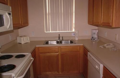 Regal Palms Casa | Traditional 4 Bed 3.5 Bath Townhome