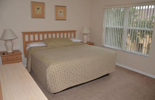 Regal Palms Casa | Traditional 4 Bed 3.5 Bath Townhome