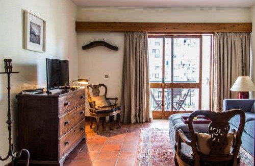 Estoril Apartamento | Traditional and Charming Flat - 15min to the sea