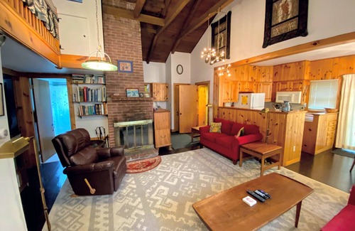 Franconia Casa | Traditional Austrian Chalet at the base of Cannon Ski Area in Franconia Notch