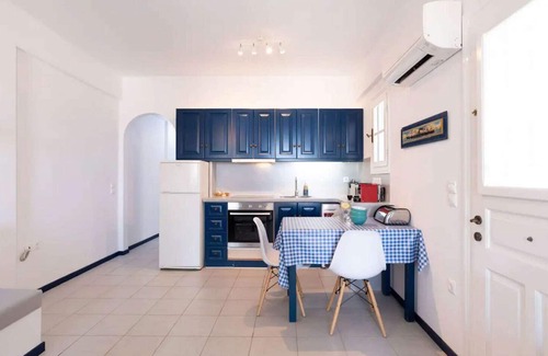 Ampelas Apartamento | Traditional beach front apartment