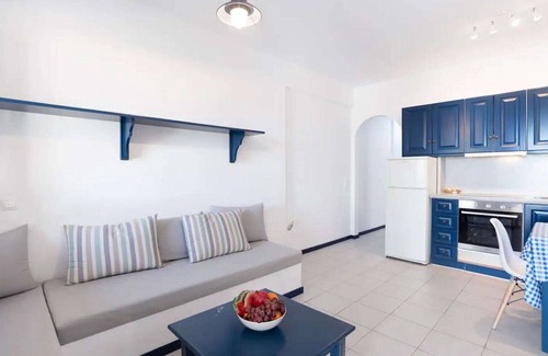 Ampelas Apartamento | Traditional beach front apartment