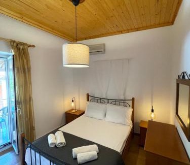 Argyrades Apartamento | Traditional Corfiot House at Argyrades