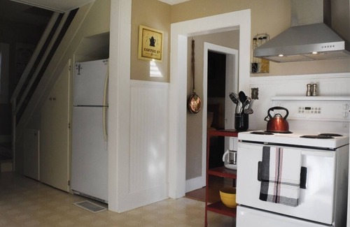 Duncan Cabaña | Traditional cottage in a very quiet rural area close to town.