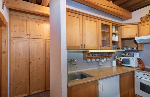 Nizna Boca Cabaña | Traditional cozy cottage in Tatras w/firepit, super close to great hiking trails