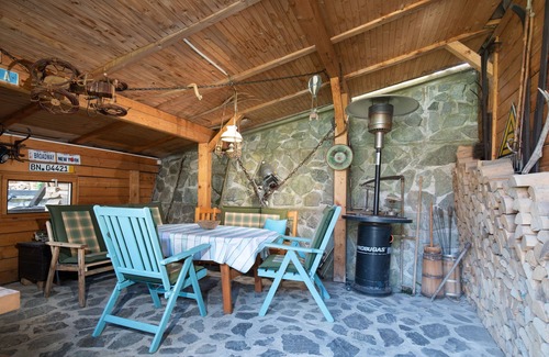Nizna Boca Cabaña | Traditional cozy cottage in Tatras w/firepit, super close to great hiking trails