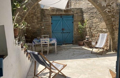 Tochni Casa | Traditional detached house in the heart of the village